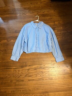 Ava & Viv Blue and White Striped Cropped Button-Up Top